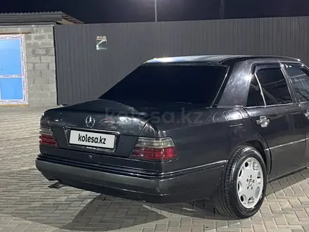 Mercedes-Benz E 280 1993 года за 1 900 000 тг. в Алматы – фото 3