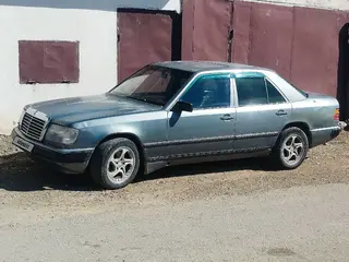 Mercedes-Benz E-Class, 1987