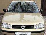 Volkswagen Golf 2003 годаүшін2 100 000 тг. в Алматы