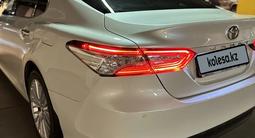 Toyota Camry 2018 года за 14 000 000 тг. в Алматы – фото 4