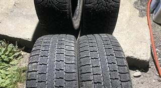 Пара и одиночные зимние шины 235/60/16 235/60R16 Toyo. за 20 000 тг. в Алматы