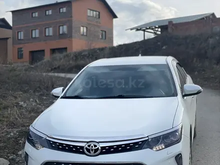 Toyota Camry 2017 года за 13 500 000 тг. в Усть-Каменогорск – фото 3
