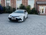Toyota Camry 2023 года за 15 900 000 тг. в Шымкент