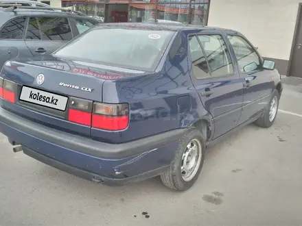 Volkswagen Vento 1993 года за 1 550 000 тг. в Уральск – фото 3