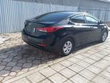 Hyundai Elantra 2014 года за 7 200 000 тг. в Атырау – фото 2