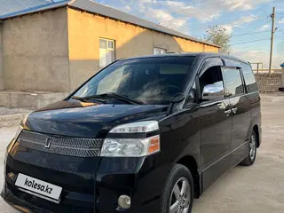 Toyota Voxy, 2006