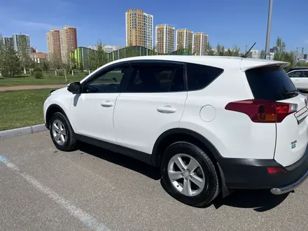 Toyota RAV4 2013 года за 8 500 000 тг. в Астана – фото 2