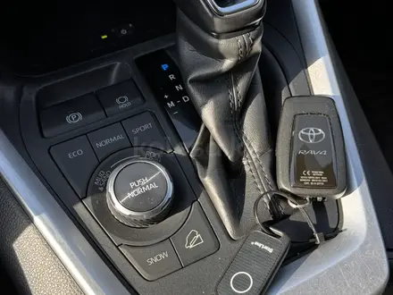 Toyota RAV4 2020 года за 12 900 000 тг. в Алматы – фото 13