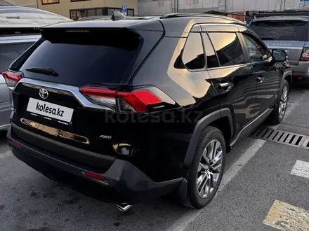 Toyota RAV4 2020 года за 12 900 000 тг. в Алматы – фото 3