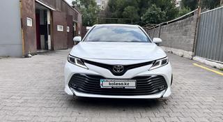 Toyota Camry 2018 года за 14 000 000 тг. в Алматы