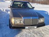 Mercedes-Benz E 220 1992 года за 1 500 000 тг. в Риддер – фото 4