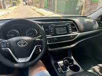 Toyota Highlander 2014 годаfor16 500 000 тг. в Шымкент