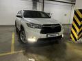 Toyota Highlander 2014 годаүшін18 900 000 тг. в Астана