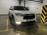 Toyota Highlander 2014 года за 18 900 000 тг. в Астана