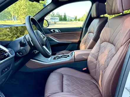 BMW X5 2024 года за 59 500 000 тг. в Астана – фото 10