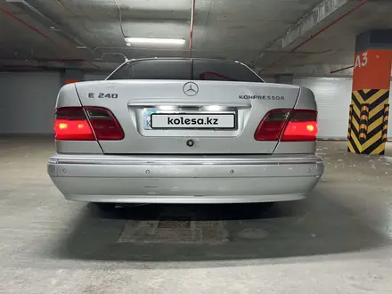 Mercedes-Benz E 200 2001 года за 2 890 000 тг. в Павлодар – фото 4