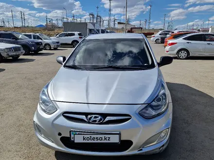 Hyundai Solaris 2011 года за 3 300 000 тг. в Караганда – фото 2
