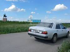 Mercedes-Benz E-Class, 1989