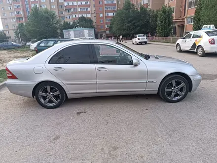 Mercedes-Benz C 180 2002 года за 4 200 000 тг. в Актобе – фото 4