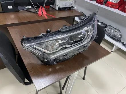 Фара левая Toyota RAV4 за 450 000 тг. в Костанай – фото 3