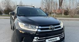 Toyota Highlander 2018 года за 19 000 000 тг. в Шымкент – фото 4