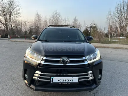 Toyota Highlander 2018 года за 19 000 000 тг. в Шымкент – фото 2