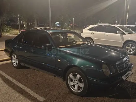 Mercedes-Benz E 230 1997 года за 2 900 000 тг. в Алматы – фото 7