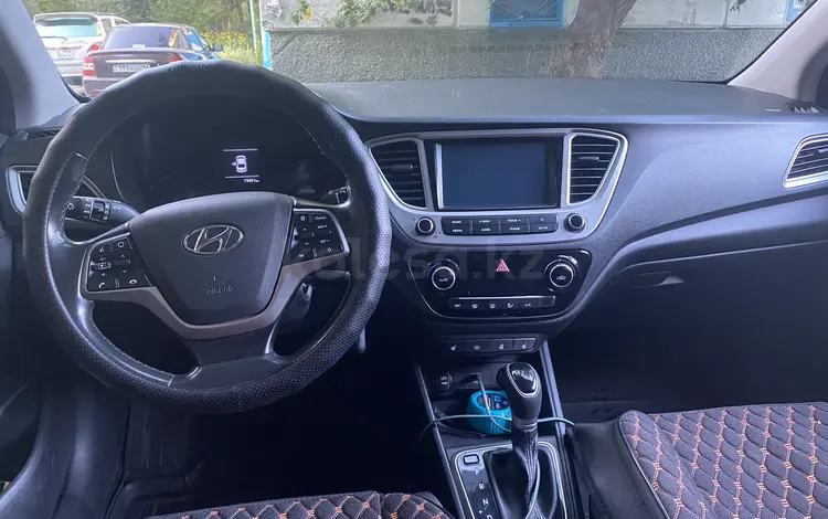 Hyundai Accent 2019 года за 7 300 000 тг. в Усть-Каменогорск