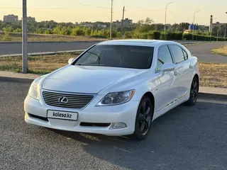 Lexus LS 460