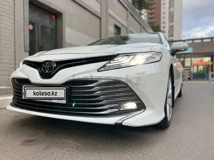 Toyota Camry 2019 года за 16 000 000 тг. в Астана – фото 2
