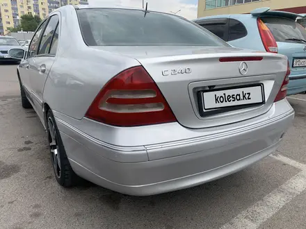 Mercedes-Benz C 240 2002 года за 2 800 000 тг. в Астана – фото 2