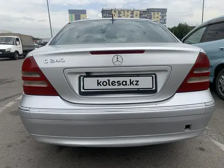 Mercedes-Benz C 240 2002 года за 2 800 000 тг. в Астана – фото 3