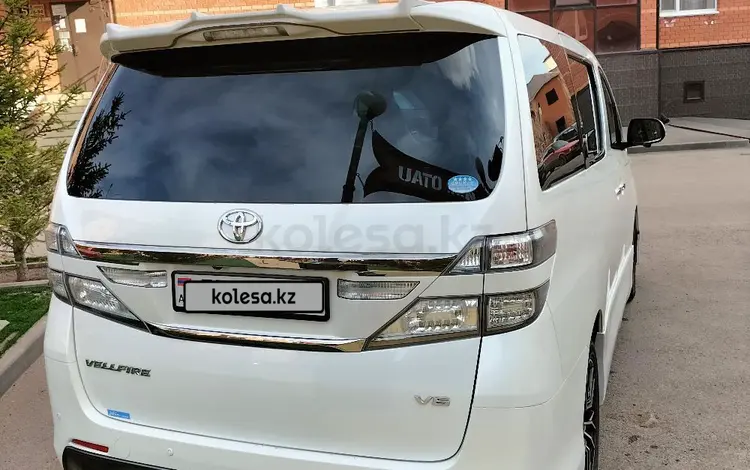 Toyota Vellfire 2012 года за 7 800 000 тг. в Караганда