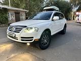 Volkswagen Touareg 2005 года за 5 700 000 тг. в Алматы