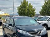 Toyota Sienna 2015 годаүшін10 600 000 тг. в Актау – фото 2