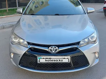 Toyota Camry 2016 года за 10 000 000 тг. в Атырау