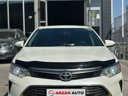 Toyota Camry 2017 года за 10 990 000 тг. в Шымкент – фото 2