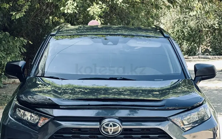 Toyota RAV4 2019 года за 13 800 000 тг. в Актау