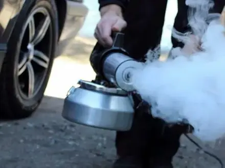 Устранение неприятных запахов в салоне авто по технологии «Сухой туман» в Алматы