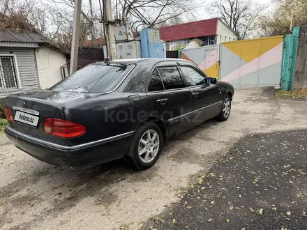 Mercedes-Benz E 230 1996 года за 1 350 000 тг. в Алматы – фото 5