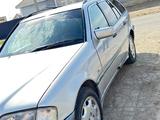 Mercedes-Benz C 180 1997 года за 2 900 000 тг. в Атырау – фото 2