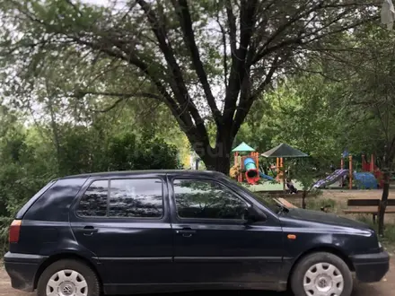 Volkswagen Golf 1994 года за 900 000 тг. в Караганда – фото 3