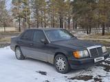 Mercedes-Benz E 200 1990 года за 1 250 000 тг. в Талдыкорган