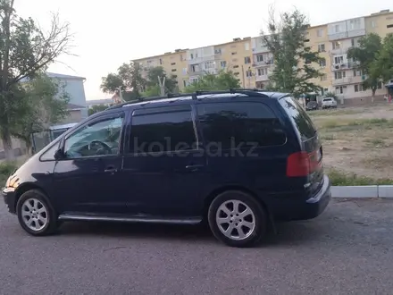 Volkswagen Sharan 2001 года за 2 500 000 тг. в Тараз – фото 3