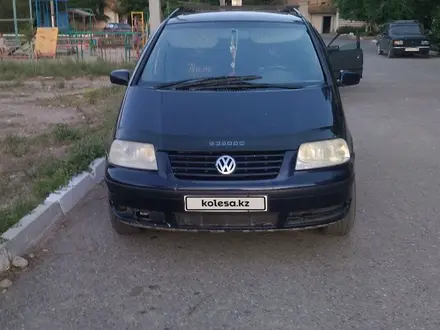 Volkswagen Sharan 2001 года за 2 500 000 тг. в Тараз – фото 4