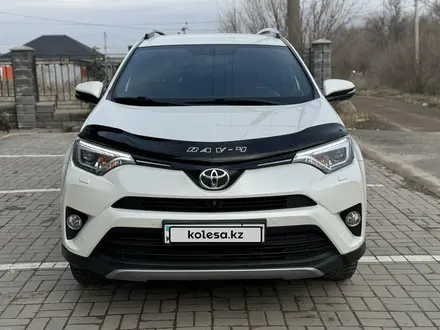 Toyota RAV4 2017 года за 12 600 000 тг. в Алматы – фото 2