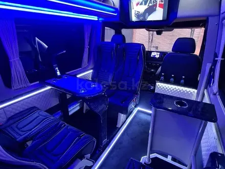 Микроавтобус Mercedes Sprinter в Алматы – фото 14