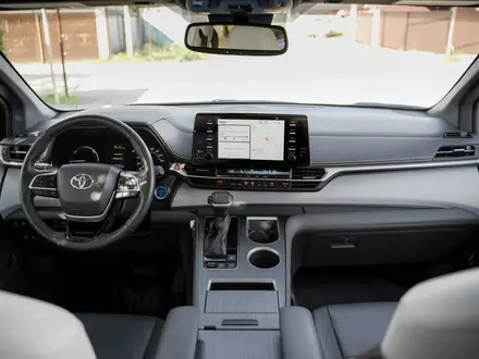 Toyota Sienna 2022 года за 22 000 000 тг. в Алматы – фото 26