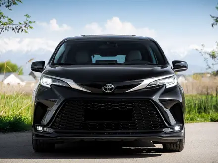Toyota Sienna 2022 года за 22 000 000 тг. в Алматы – фото 4
