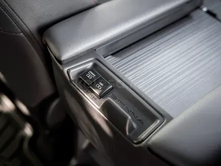 Toyota Sienna 2022 года за 22 000 000 тг. в Алматы – фото 33
